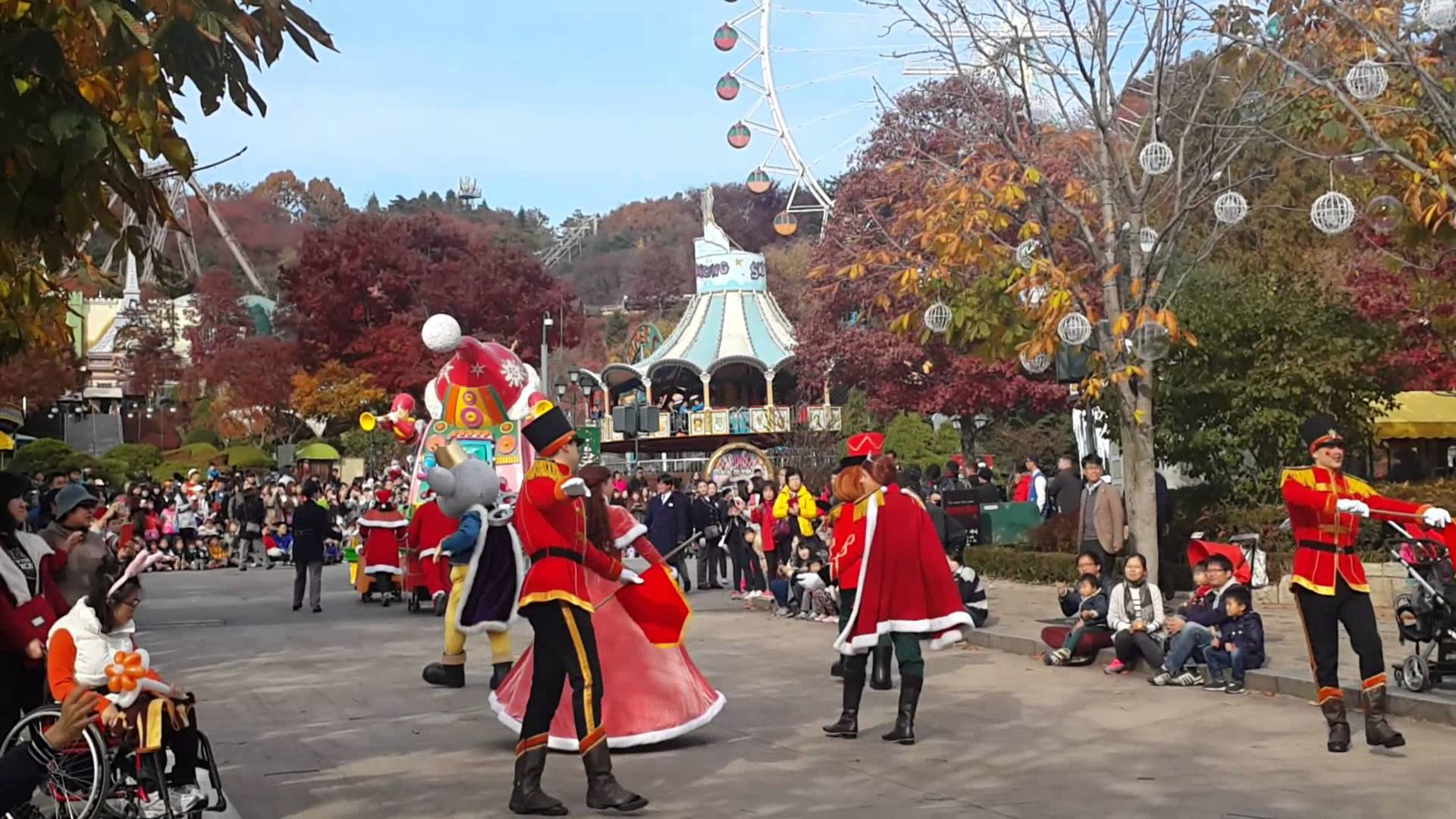 Парад парк. Парк развлечений Lotte World в Сеуле. Эверленд в Сеуле Южная Корея зоопарк. Корейское Рождество парад. Korea Everland Fable Fantasy Parade.